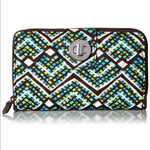 Vera Bradley turnlock wallet in Rainforest clutch